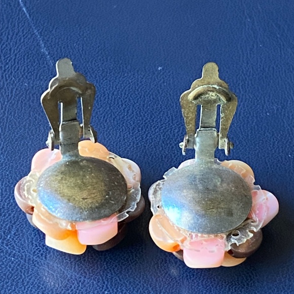 Vintage Irredesent Cluster Beaded Signed Japan Clip On Earrings - Picture 5 of 6